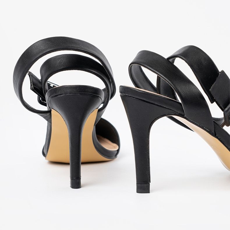 Mustat pumput korkopäällä 2