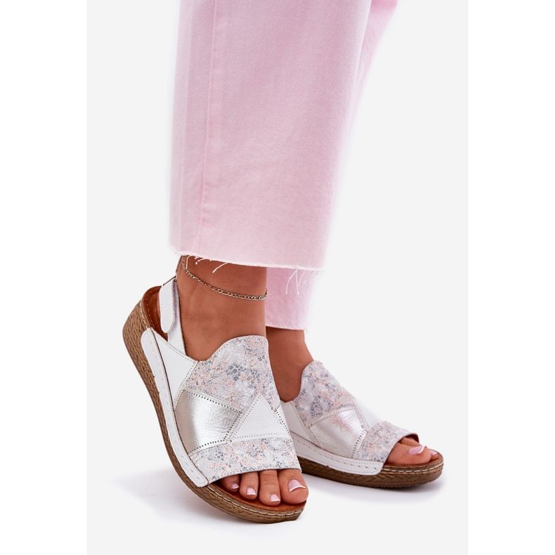 Naisten nahkaiset sandaalit kiilalla Maciejka Braid L7067-11 valkoinen 1