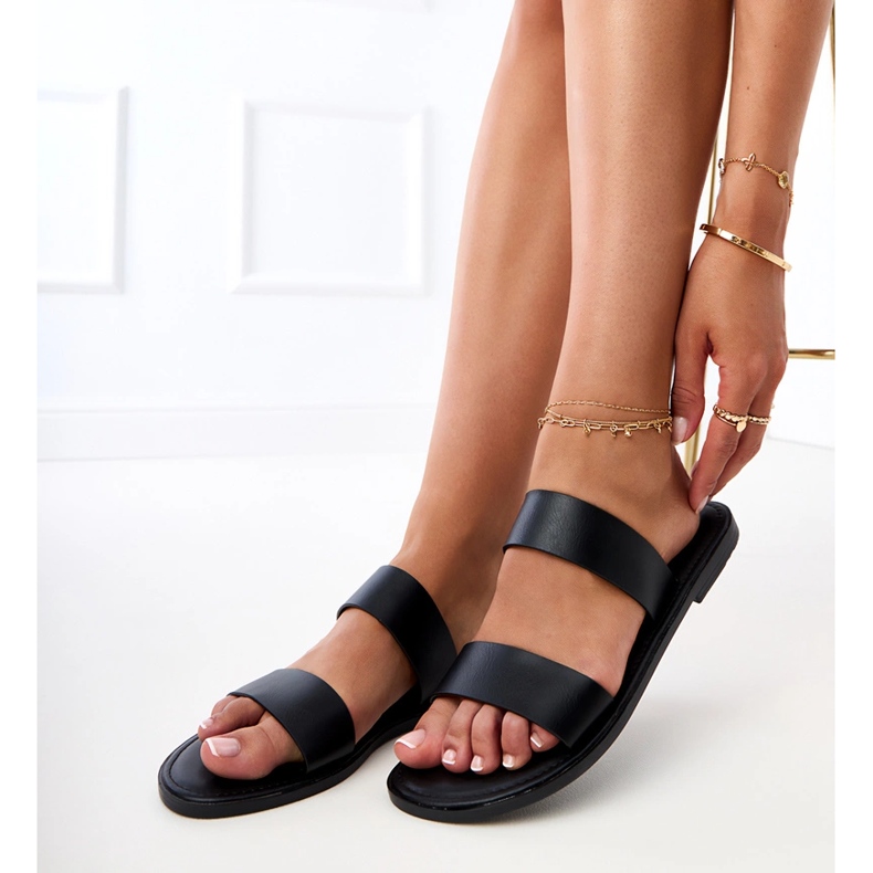 Mustat naisten tossut raidoilla 2