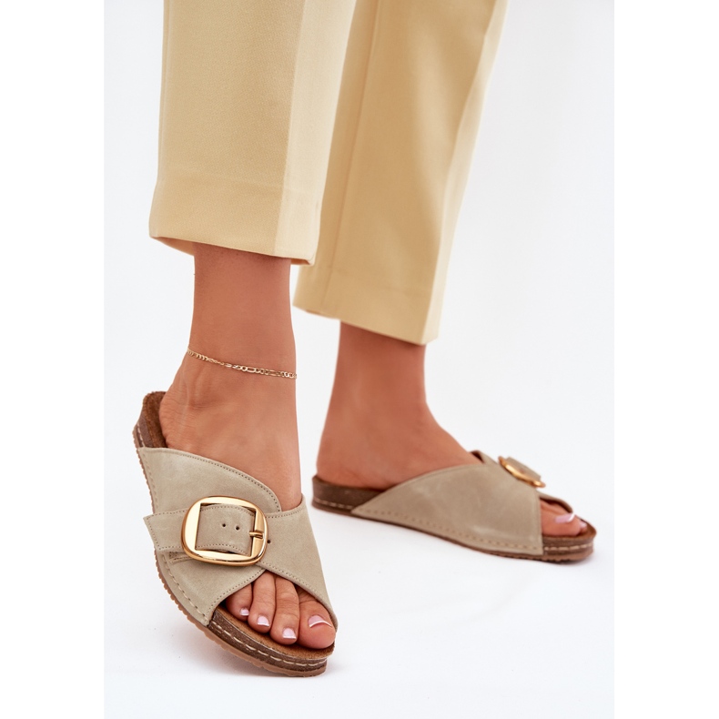 Nahkainen flops, jossa on kultainen puristus Maciejka 07000-22 pistaasipähkinä vihreä 2