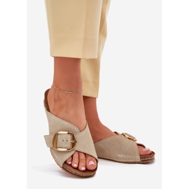 Nahkainen flops, jossa on kultainen puristus Maciejka 07000-22 pistaasipähkinä vihreä 1