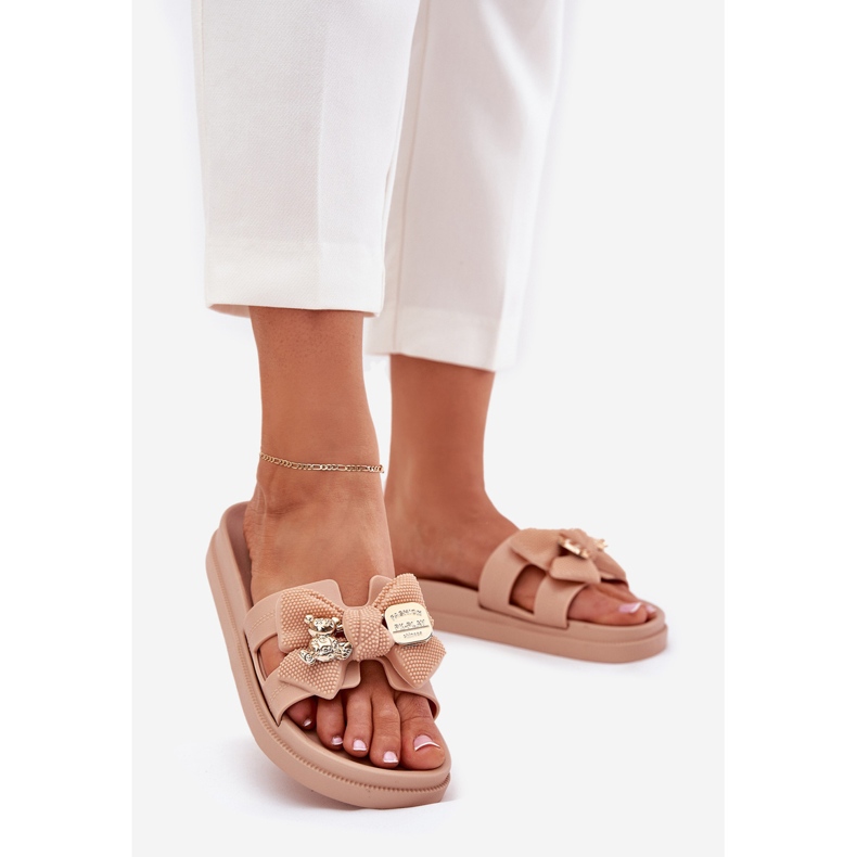 Naisten tossut, joissa on keula ja kultainen rintakoru beige 1