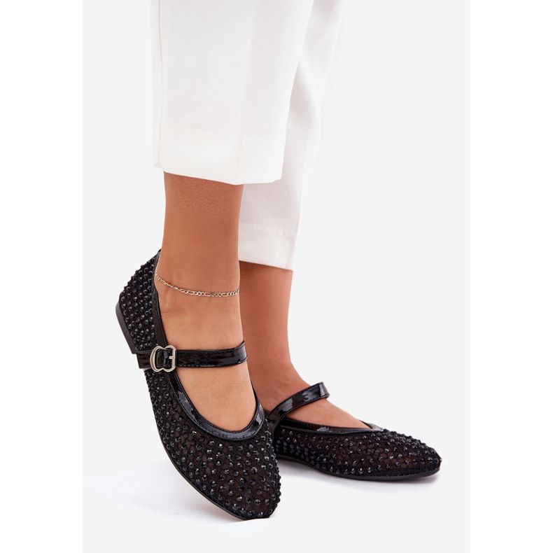 Sisustetut naisten balleriinit vyöllä ja puristimella musta 1