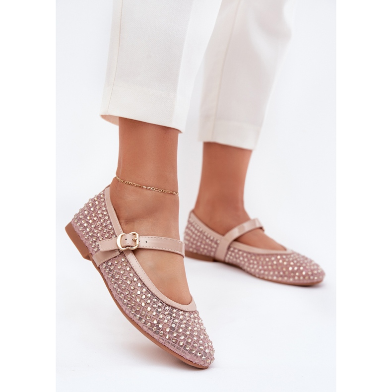 Sisustetut naisten balleriinit vyöllä ja puristimella beige 2