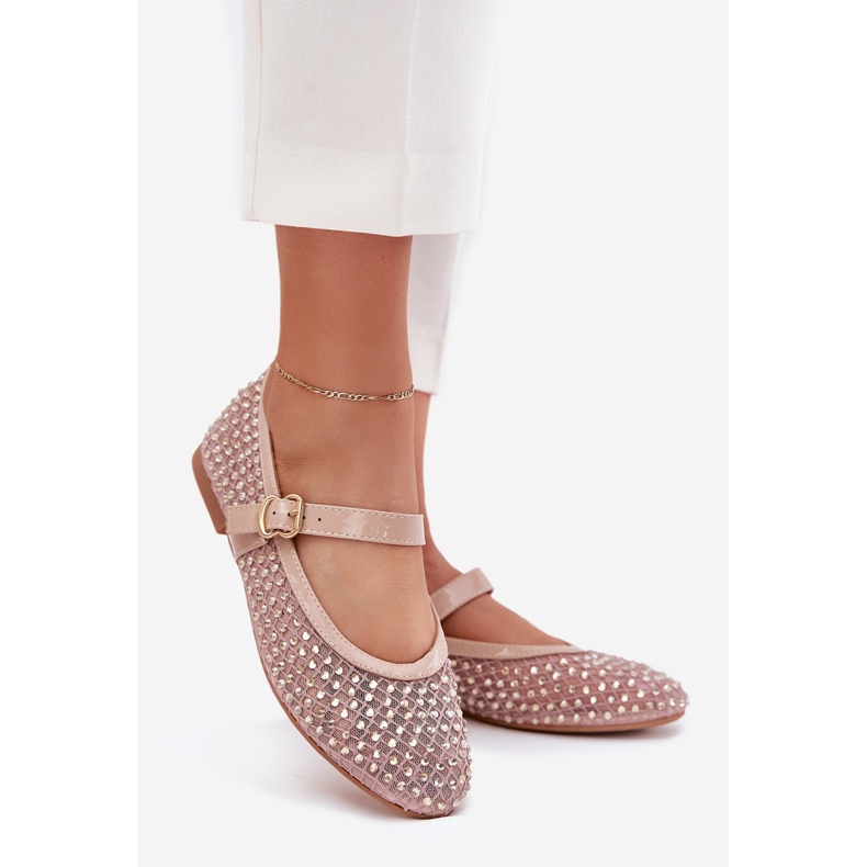 Sisustetut naisten balleriinit vyöllä ja puristimella beige 1