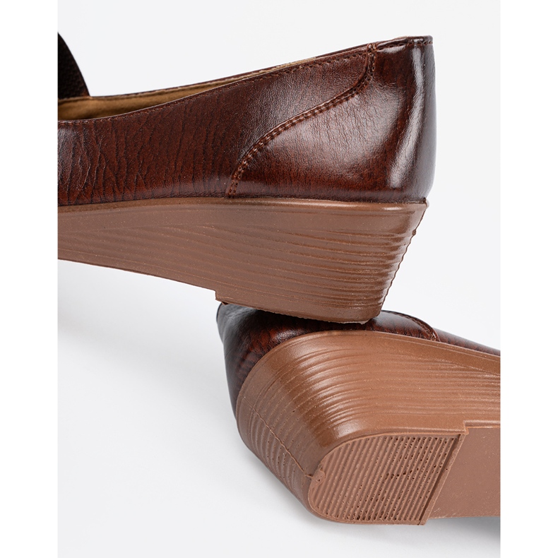 Shelvt Kengät matalalla kiilalla ruskea 1