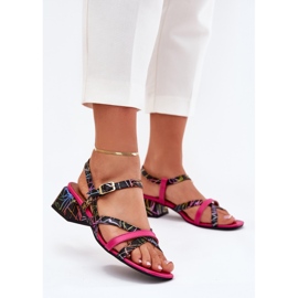 Naisten nahkaiset sandaalit postitse Maciejka-raidoilla 06959-39 Fuksja vaaleanpunainen 2