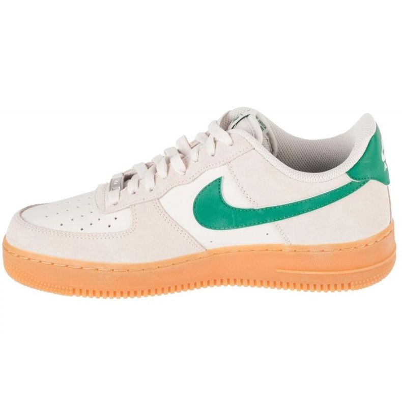 Nike Air Force 1 07 LV8 M FQ8714-001 kengät 1