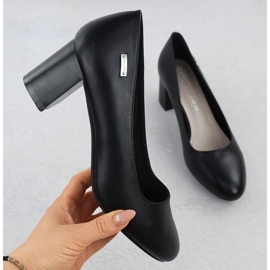 Pumput mustalla Sergio Leone PB178 -viestissä 1