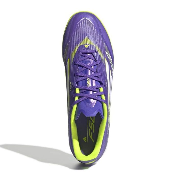 Adidas F50 League -jalkapallokengät M JH7719: ssä violetti 1