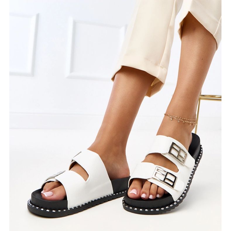 Valkoiset flip flops Blau -alustalla valkoinen 1