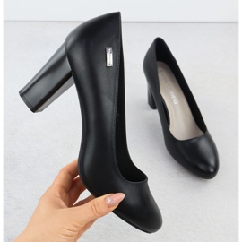 Pumput mustalla Sergio Leone PB130 -viestissä 1