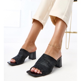 Postin mustat tossut punotuilla gamboa -raidoilla 1