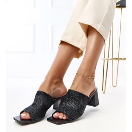 Postin mustat tossut punotuilla gamboa -raidoilla 2