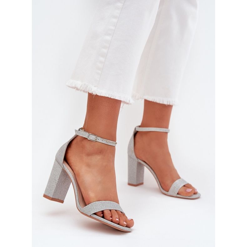 Boto Kiiltävät naisten sandaalit Kavinina hopeapylväässä 2