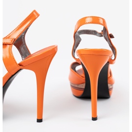 Shelvt Korkean korotetut oranssit sandaalit 1