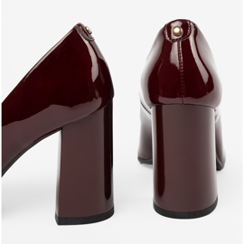 Shelvt Lakattu pumput viininpunaisessa pylväässä punainen 2