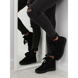 Mustat 810 mustat tennarit 1