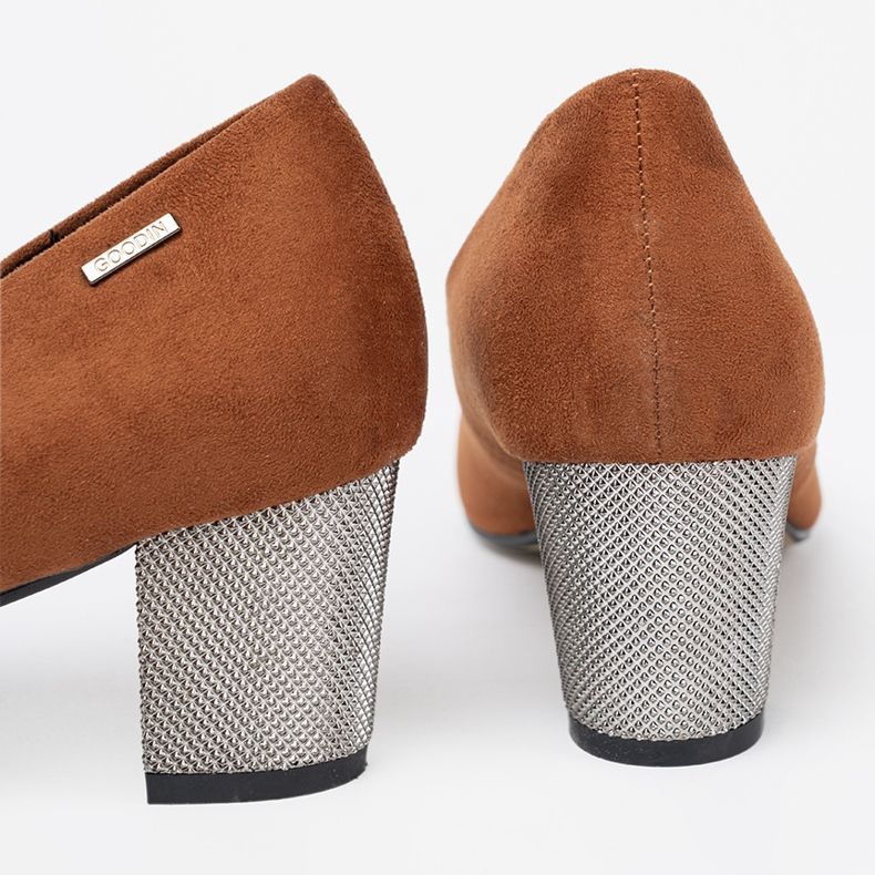 Goodin Ruskeat pumput koristeellisella hopeakannalla 1