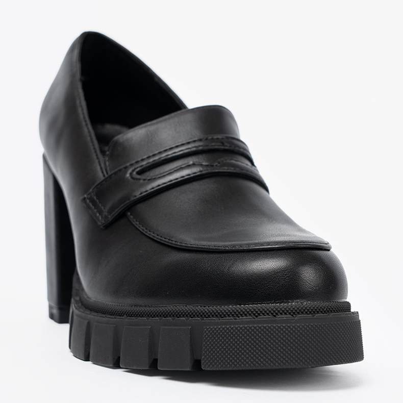 Shelvt Musta leioja postilla, jossa on ansaan pohja 1