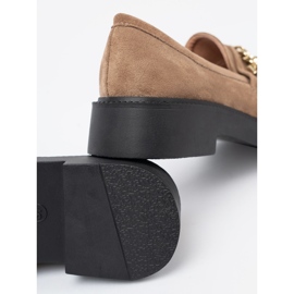 Shelvt Beige -leipomot kultaketjulla. 1