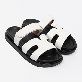 Shelvt Mukavat valkoiset flip flops lavalla valkoinen 2
