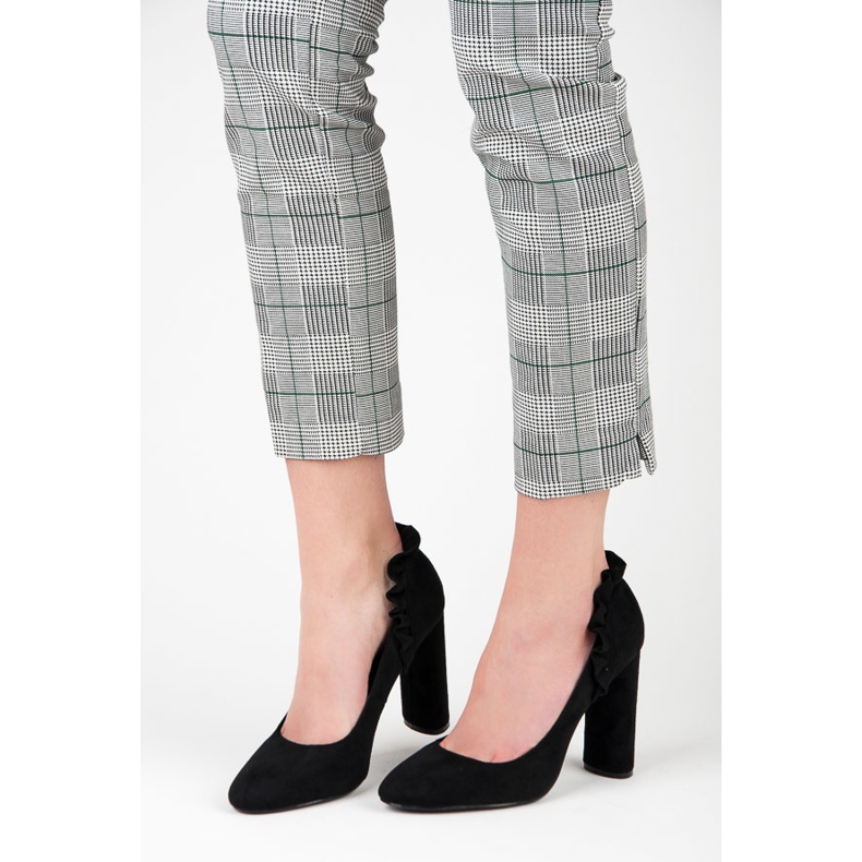 Seastar Pumppaa pylvääseen röyhelöllä musta 1