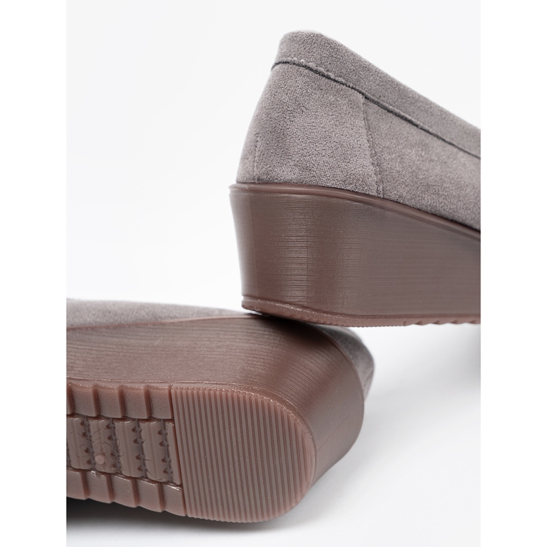 Shelvt Harmaat kengät, joissa on kultainen nallekarhu 1