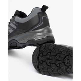 Miesten urheilukengät harmaalla DK: n sävyillä 2