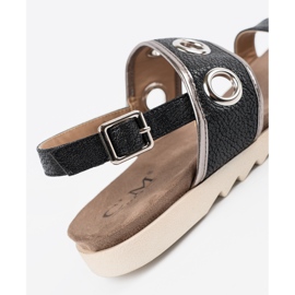 Shelvt Mustat sandaalit koristeellisilla metallipyörillä 2