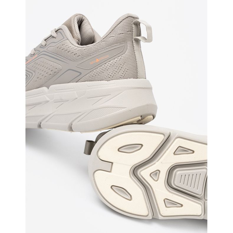 Shelvt Mukavat harmaat urheilukengät, joissa on verkkorakenne McArthur 2