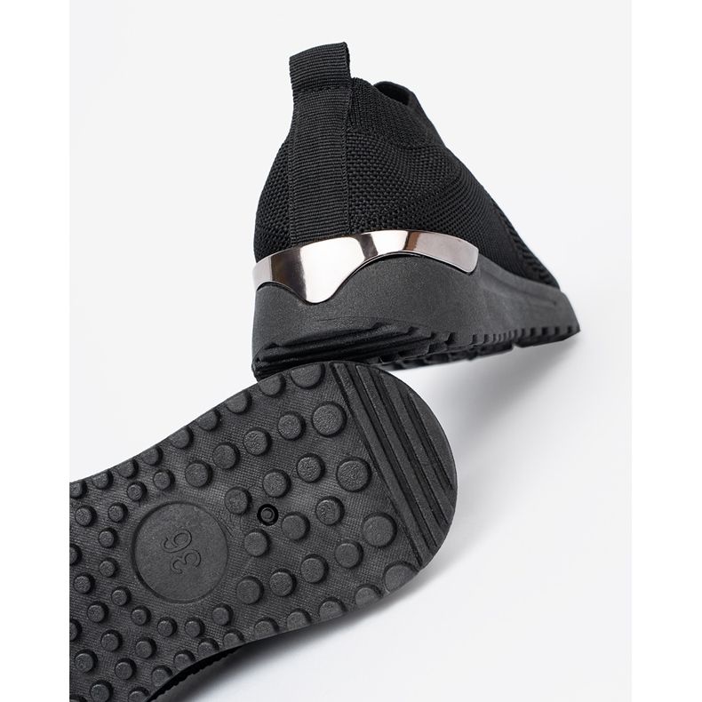 Shelvt Musta liukuva urheilukengät, joissa on mesh-yläosa 1