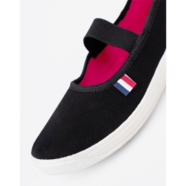 Shelvt Vaaleat mustat kengät joustavalla vyöllä 1