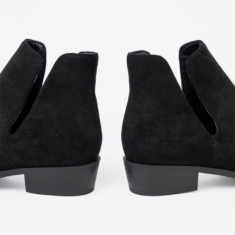 Seastar Mustat saappaat leikkauksilla 1