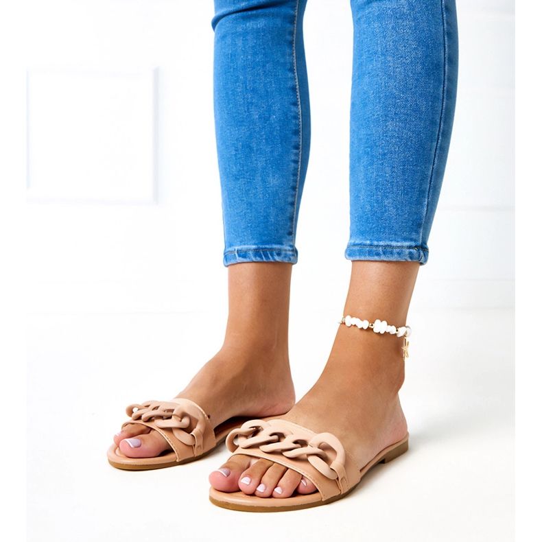 Aliyanin ruskeat varvastossut mattaketjulla beige 1