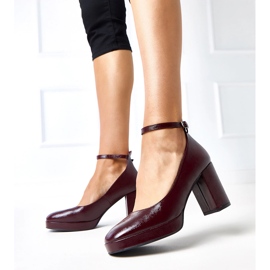 Burgundin pumput lakattu massiivisella batuma -postilla punainen 2