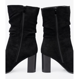 Shelvt Postin mustat saappaat rypistyneellä yläosalla 1