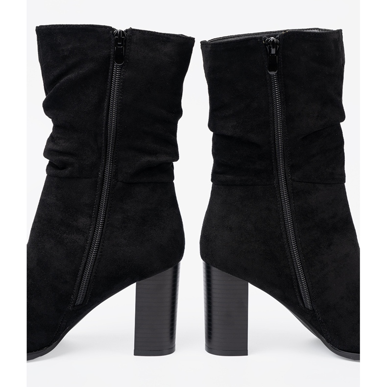 Shelvt Postin mustat saappaat rypistyneellä yläosalla 1