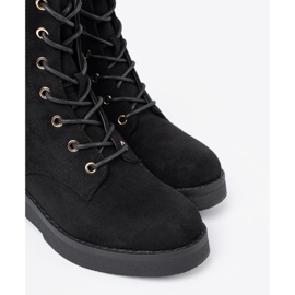 Shelvt Mukavat mustat työntekijät tasaisella pohjalla 1