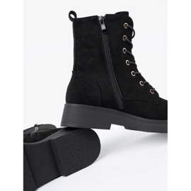 Shelvt Mukavat mustat työntekijät tasaisella pohjalla 2