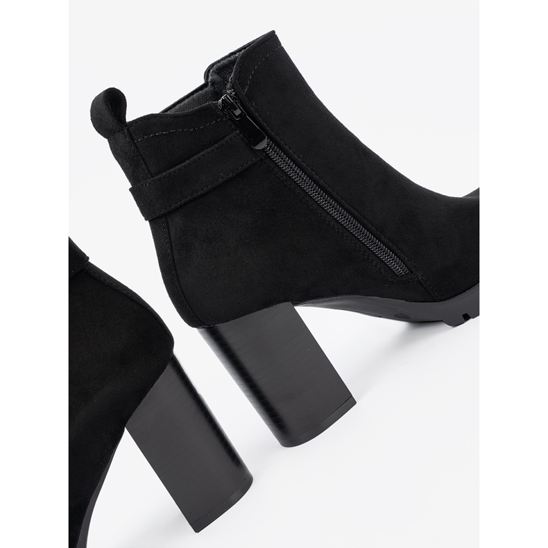 Shelvt Postin mustat saappaat koristeellisella puristimella 1