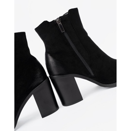 Shelvt Musta mokkanahka saappaat korkealla pylväällä eristettynä 1