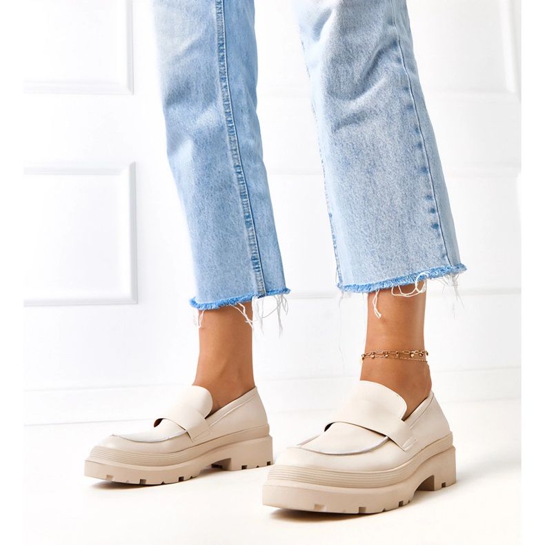 Ekologisesta serafiinista valmistettu beige mocasiinit 2