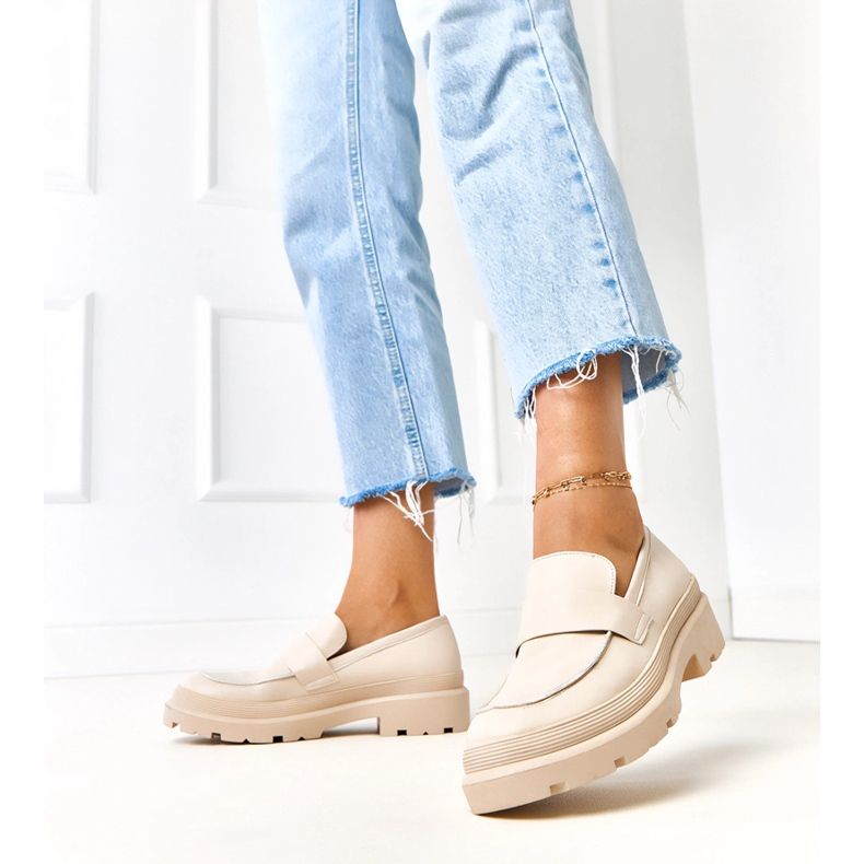 Ekologisesta serafiinista valmistettu beige mocasiinit 1