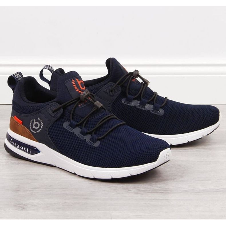 Big Star Bugatti M JJ153028 INT1716 Urheilukengät musta 1