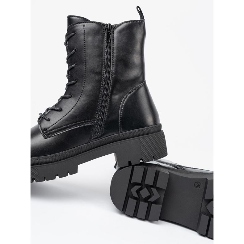 Mustat naisten nilkkurit 1