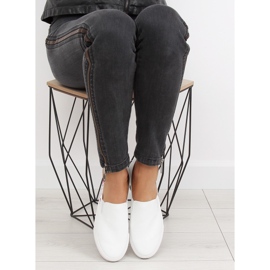 Sliponit herkkävalkoisella brodeerauksella g1204a Valkoinen 1