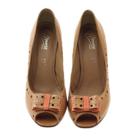 Nahkapumput Marco 1932 jousella ruskea oranssi 4