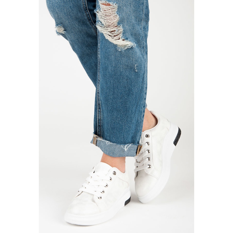 Valkoiset lenkkarit tähdellä valkoinen 1