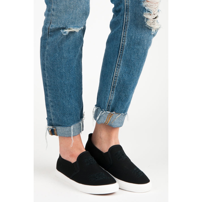 Seastar Mustat lenkkarit tennareissa 1